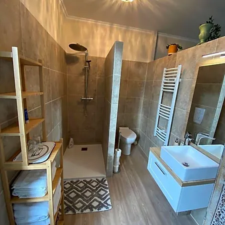 La Maison 64 D'hotes Bed & Breakfast 4*