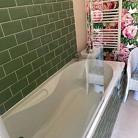 La Maison 64 D'hotes Bed & Breakfast 4*